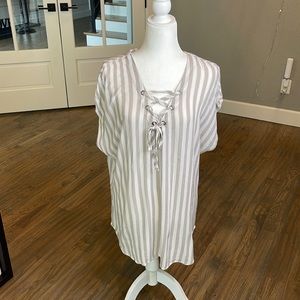 Torrid vertical striped top. Linen material.